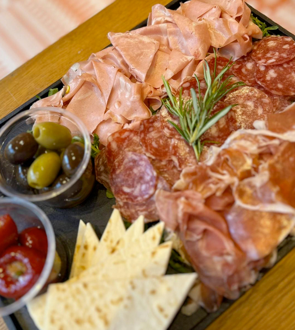 Curiosita Planche Apero Italie Paris